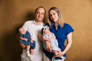 zwillings-familienfoto-baby-shooting